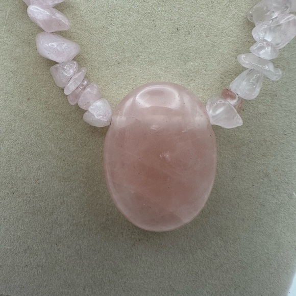 Oval Rose Quartz Pendant and Rose Quartz Chips Beaded Faux Leather Necklace - Picture 4 of 12
